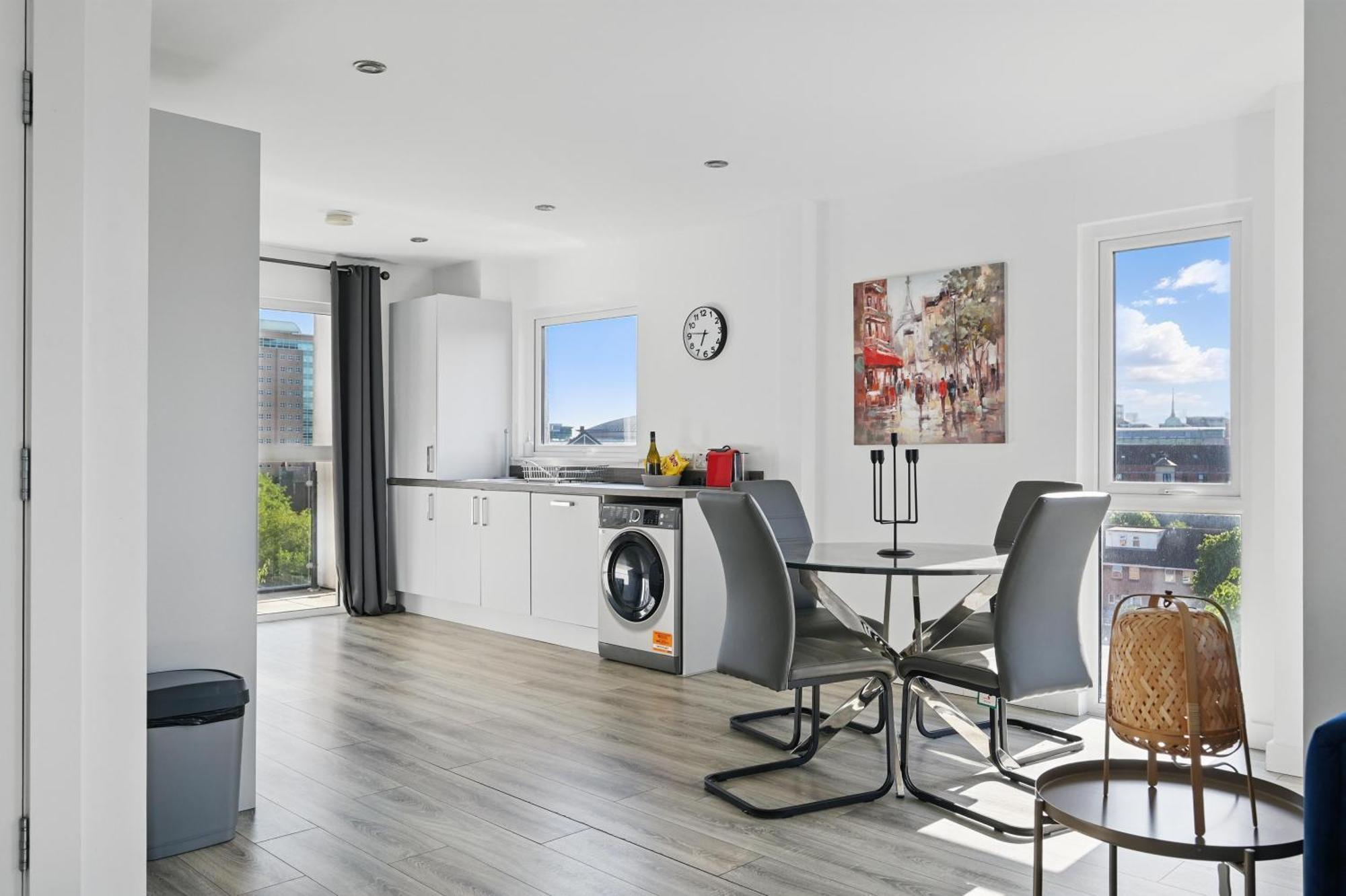 Central Belfast Apartments Sandford Екстериор снимка