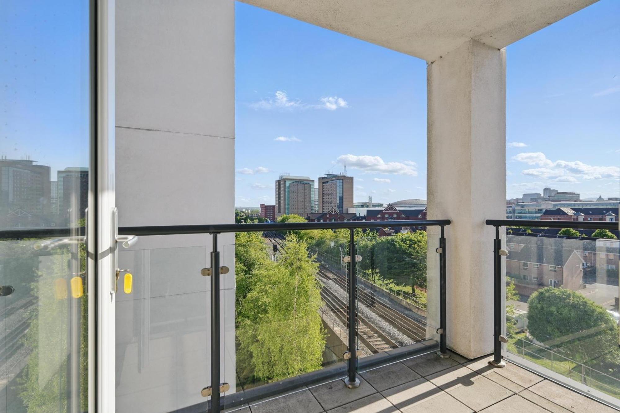Central Belfast Apartments Sandford Екстериор снимка